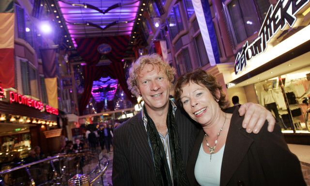 TRAVEL TID: Sven Nordin og Torhild Strand har tvillingene Liv og Mira sammen. Her er ekteparet fotografert i 2006. Foto: NTB scanpix TRAVEL TID: Sven Nordin og Torhild Strand har tvillingene Liv og Mira sammen. Her er ekteparet fotografert i 2006. Foto: NTB scanpix